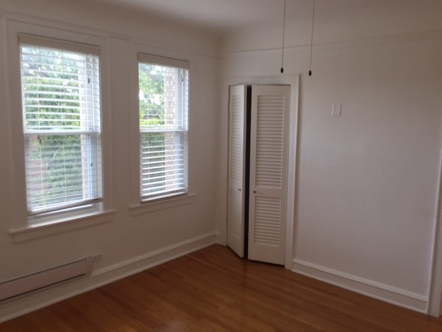 4008 N Mcvicker Ave - Photo 5 of 9