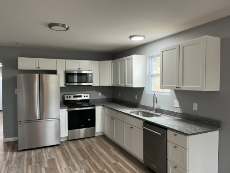 1134 Simpson St - Photo 2 of 12