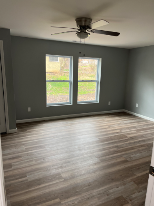 1134 Simpson St - Photo 5 of 12