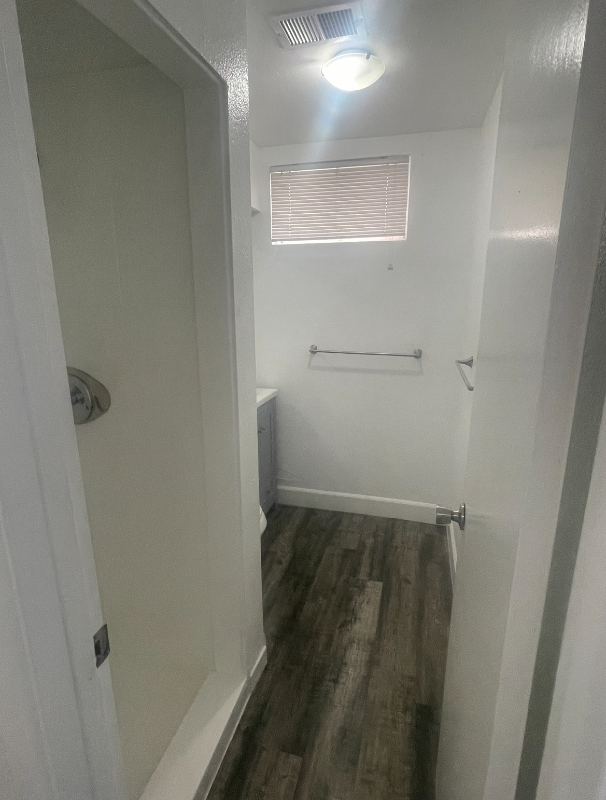 10421 Pennsylvania St - Photo 7 of 9