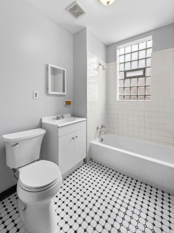 879 N Richmond St #2 - Photo 5 of 14