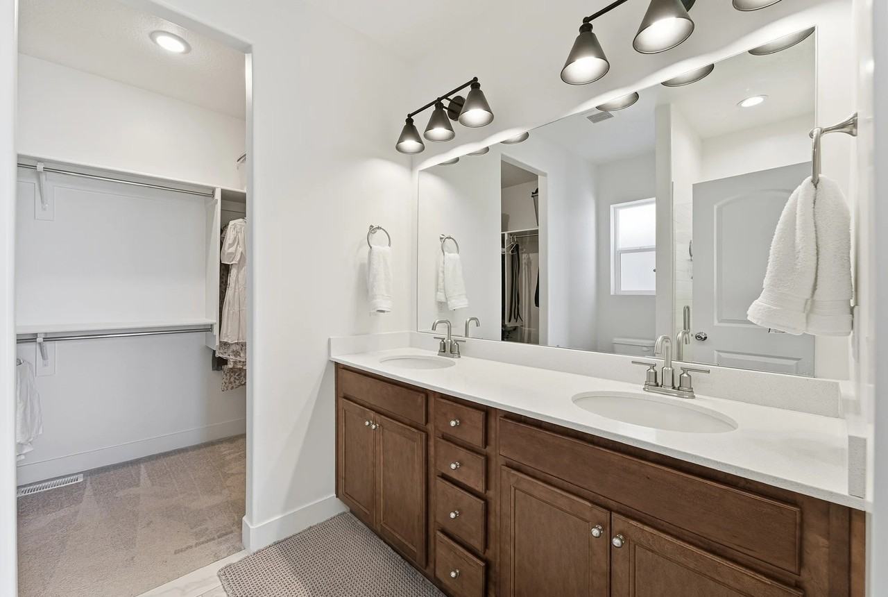 682 N Bennedict Dr - Photo 7 of 30