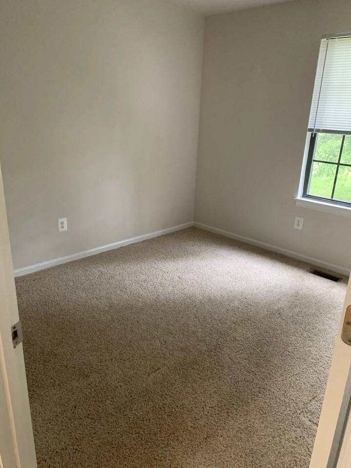 647 Highview Ct - Photo 2 of 16