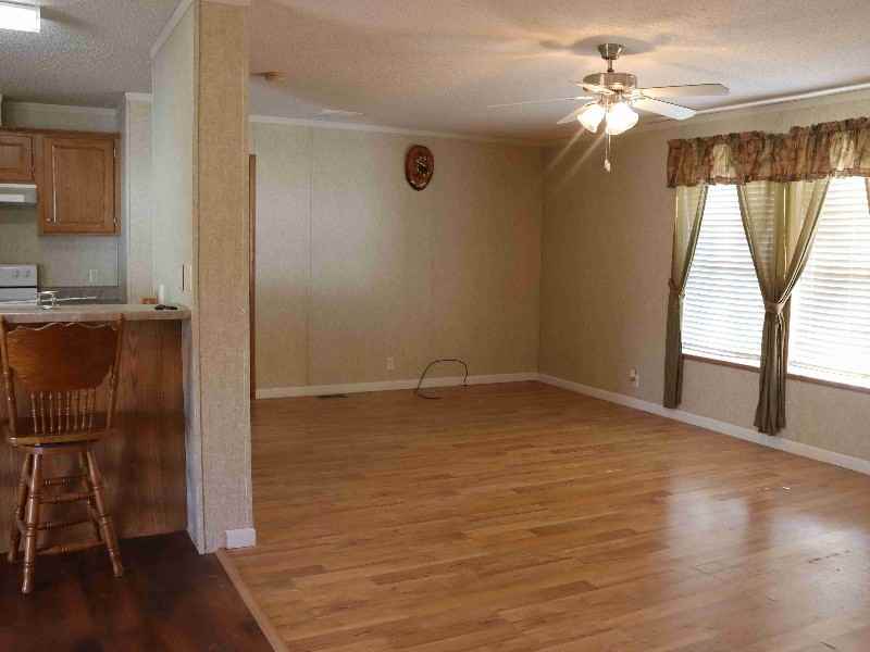 259 Kings Cir - Photo 6 of 15