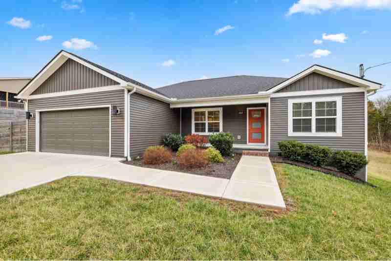 5009 Spring Creek Rd - Photo 2 of 20