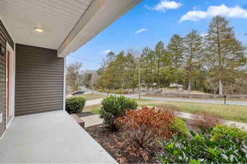 5009 Spring Creek Rd - Photo 3 of 20