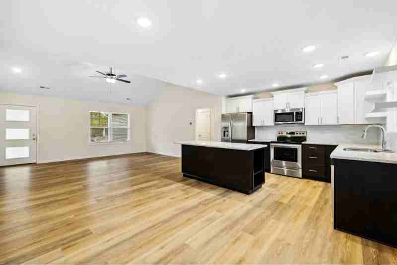 5009 Spring Creek Rd - Photo 6 of 20