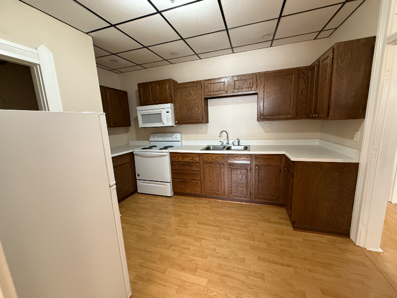 610 S Blanchard St - Photo 6 of 18