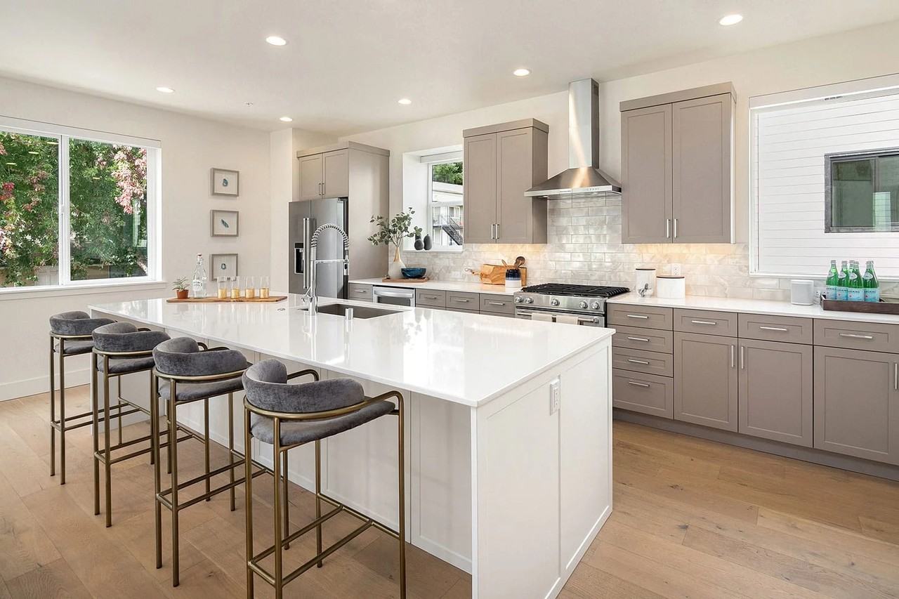 9619 Thorsk St - Photo 2 of 14