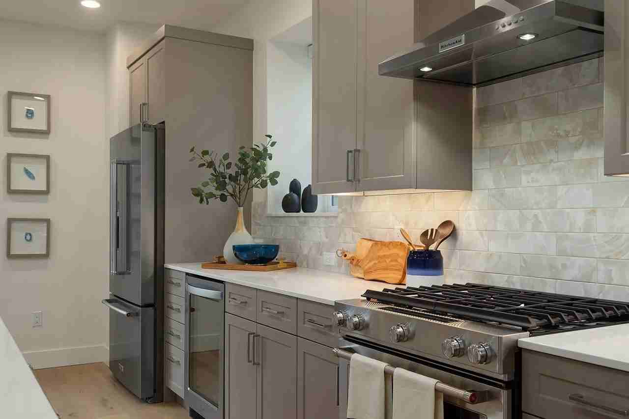 9619 Thorsk St - Photo 5 of 14