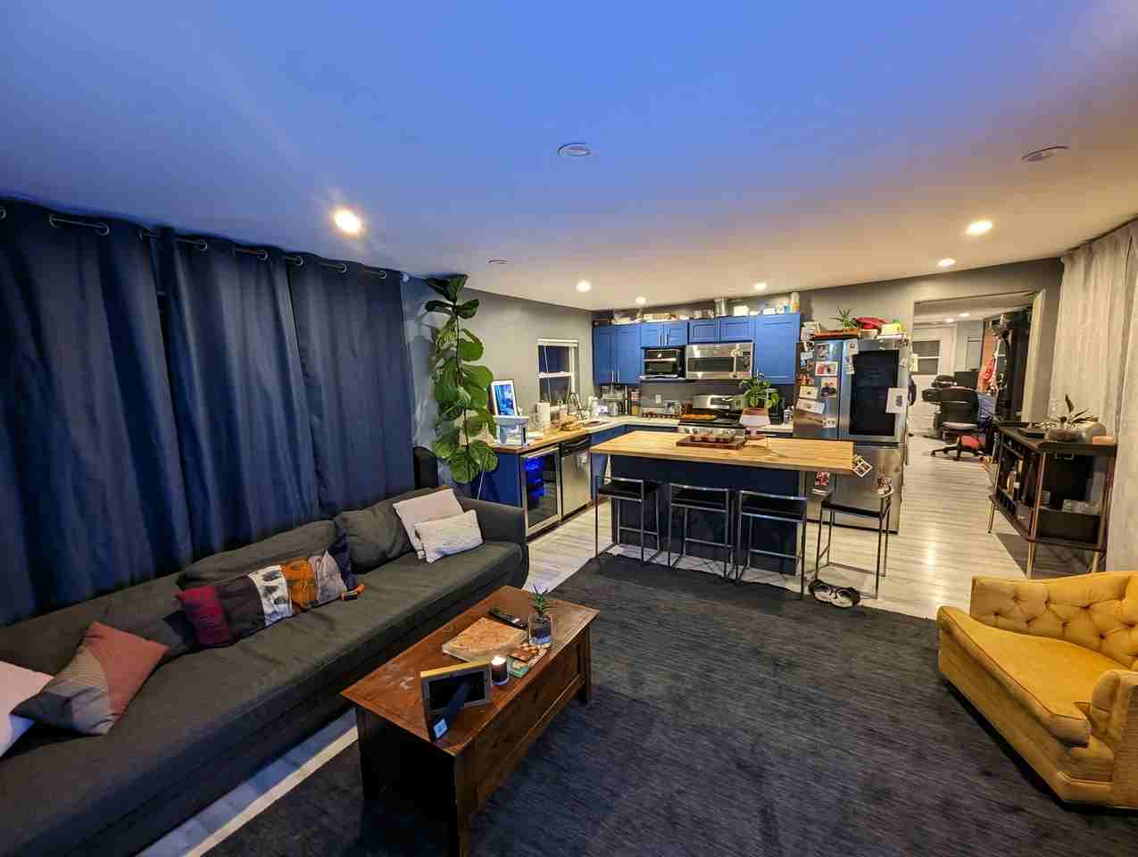 9834 Lawlor St - Photo 2 of 20