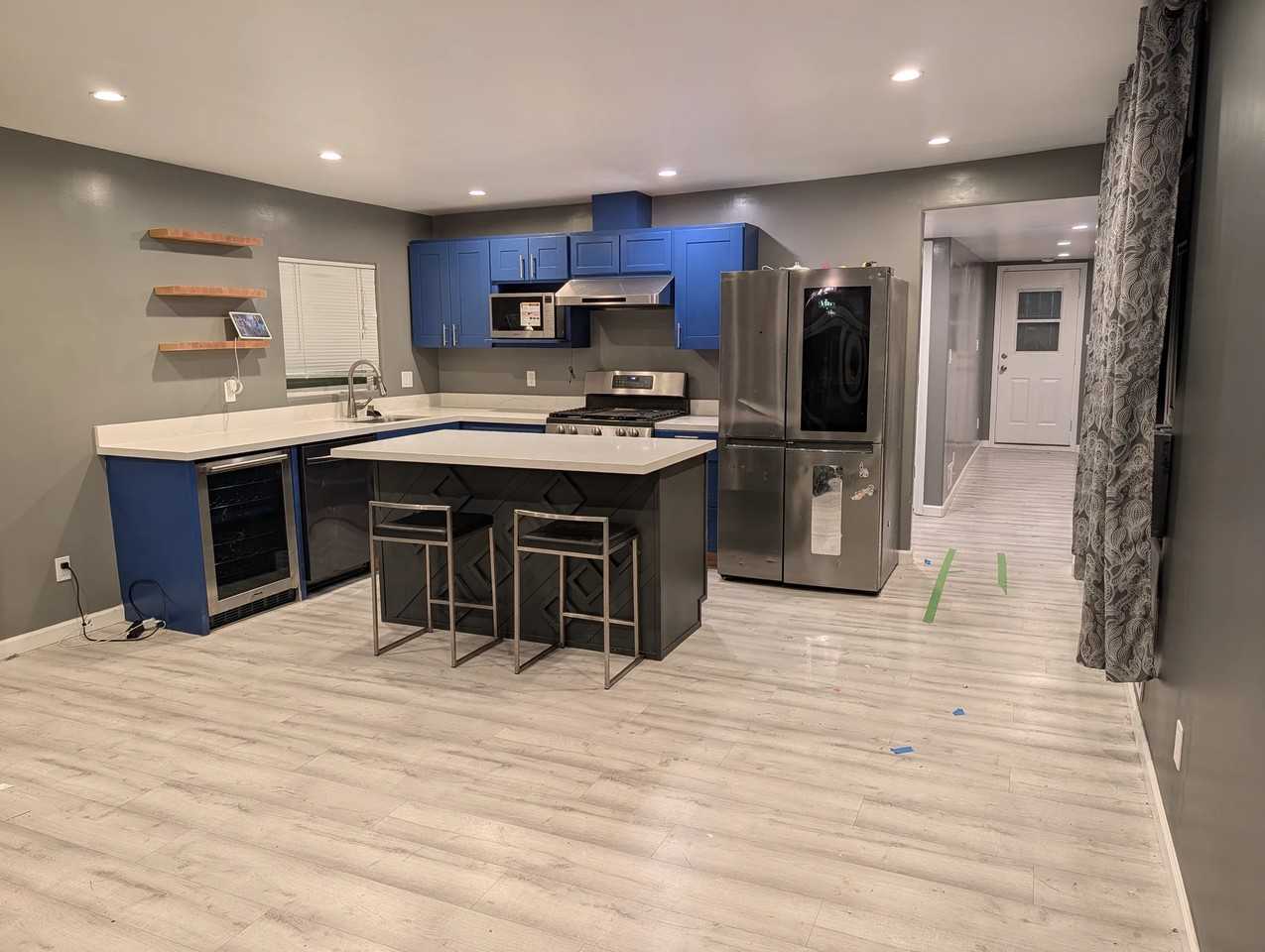 9834 Lawlor St - Photo 4 of 20