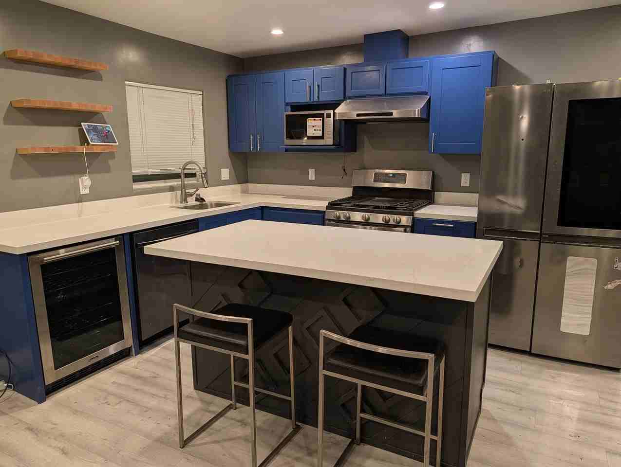 9834 Lawlor St - Photo 7 of 20