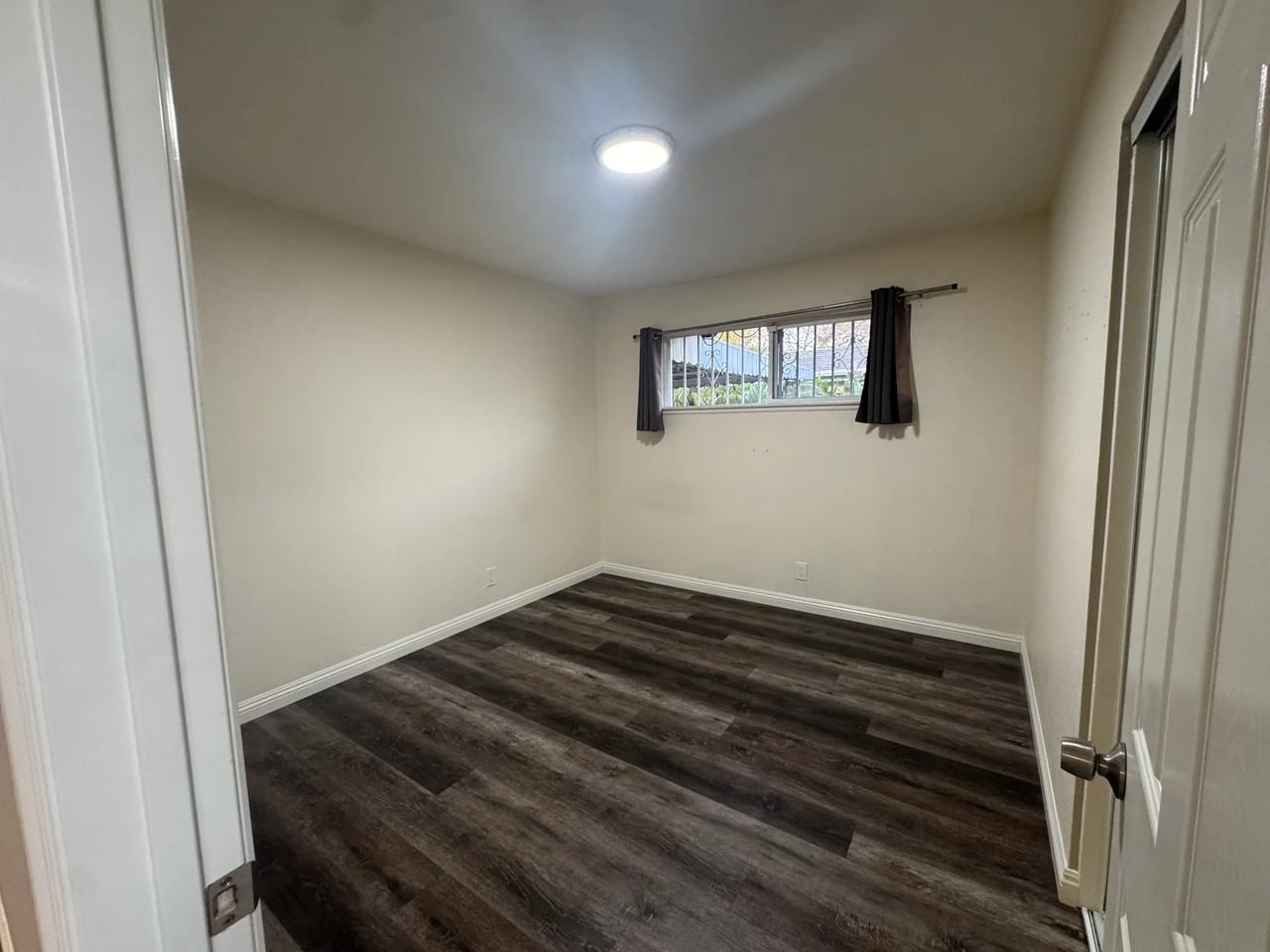 3033 W Elder Ave #MAIN - Photo 6 of 13