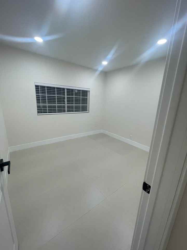 3608 W Valencia Dr - Photo 2 of 12