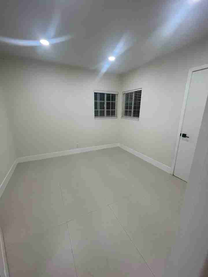 3608 W Valencia Dr - Photo 3 of 12