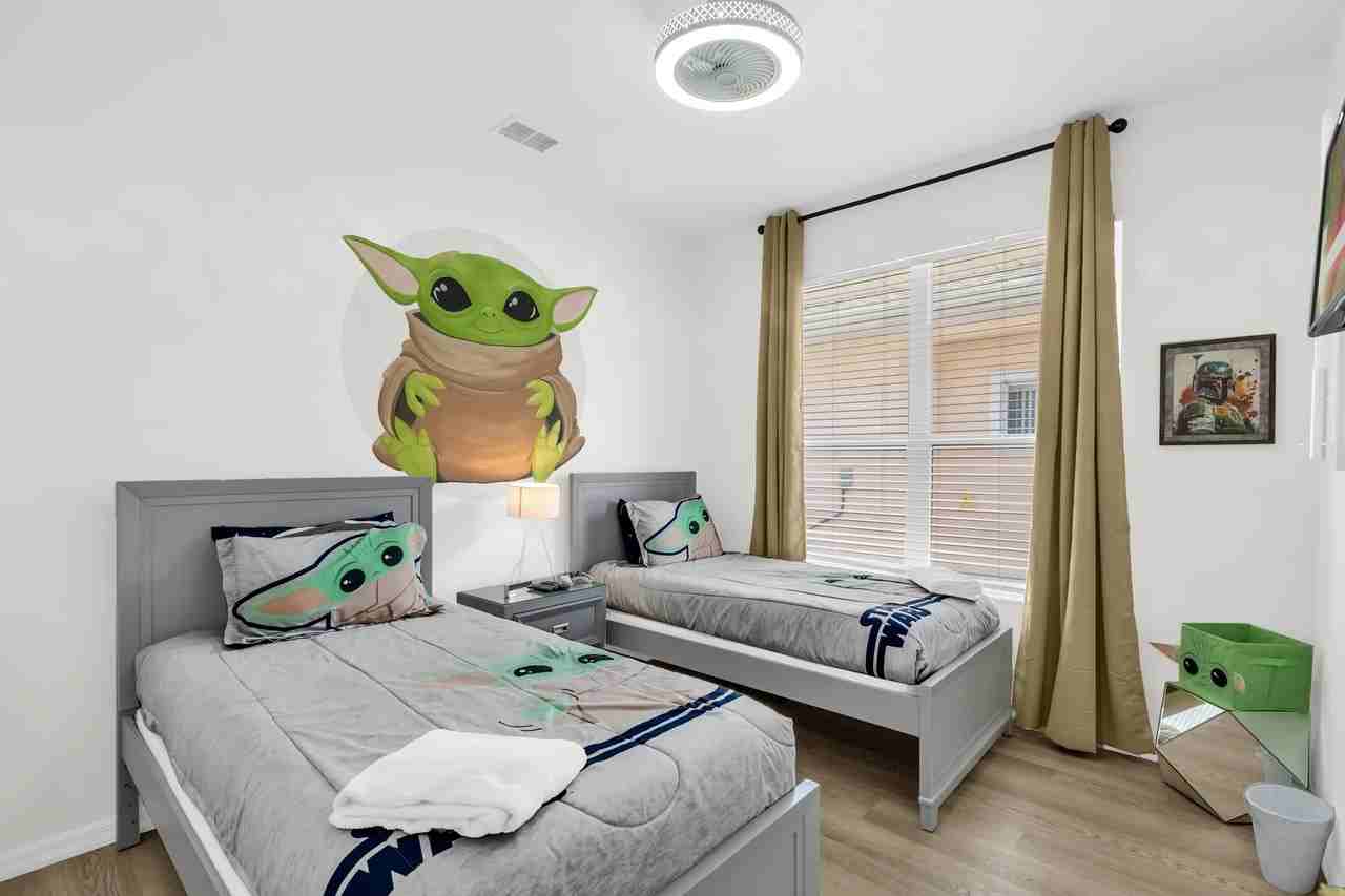 2908 Sunset Lakes Blvd - Photo 5 of 20