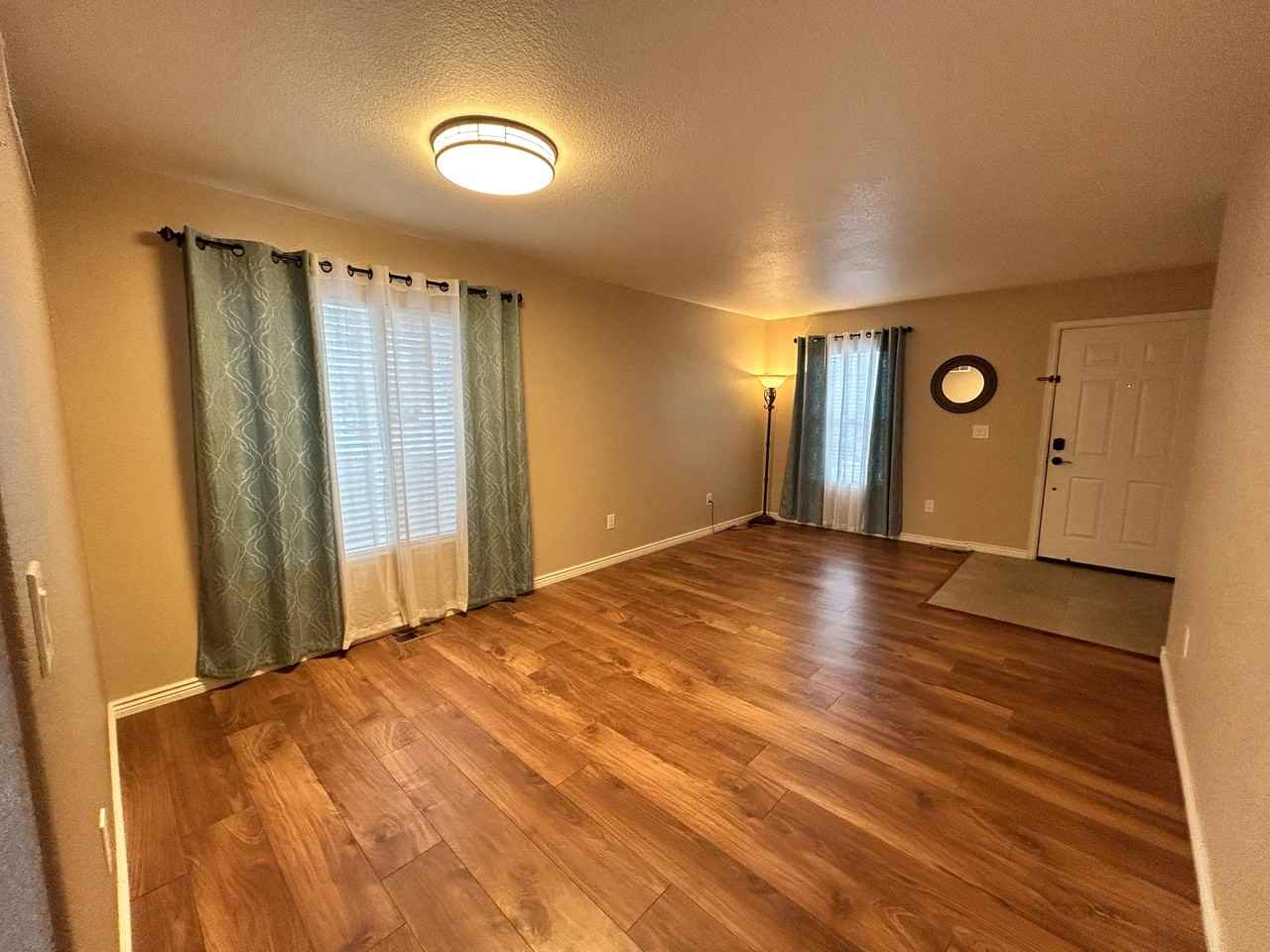 1731 Twin Lakes Cir - Photo 3 of 14