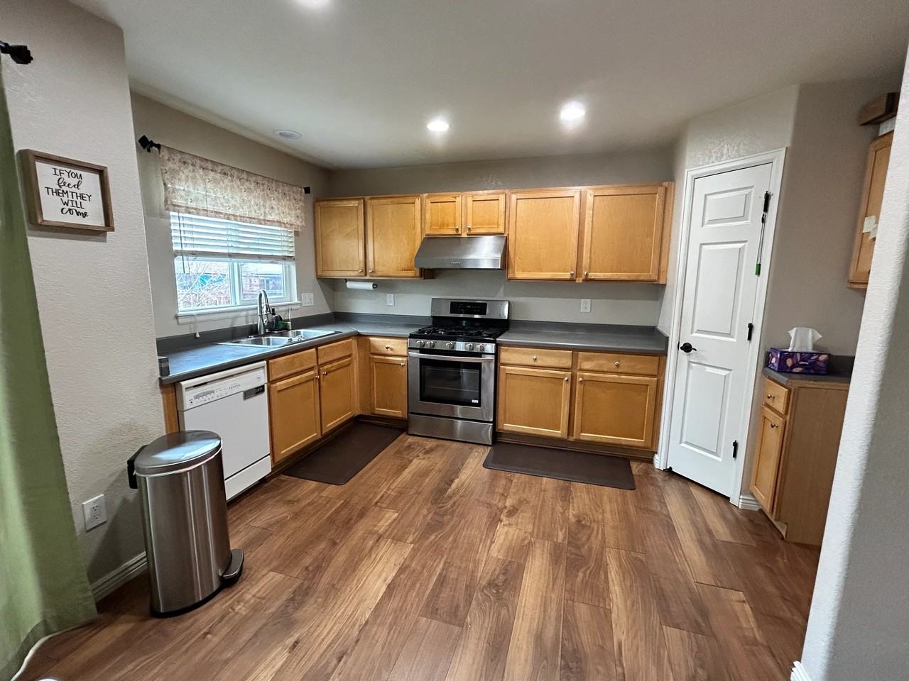 1731 Twin Lakes Cir - Photo 4 of 14