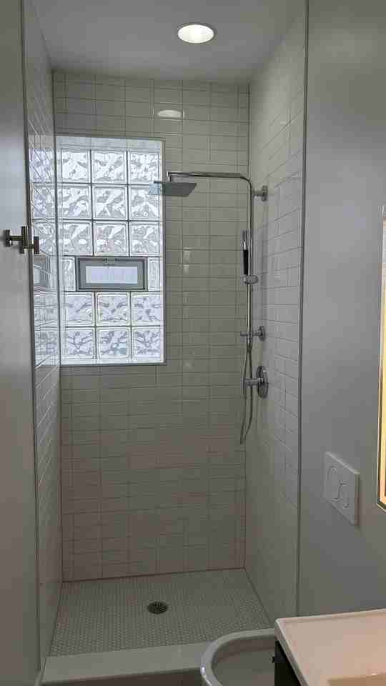 2313 S Wolcott Ave #2R - Photo 5 of 9