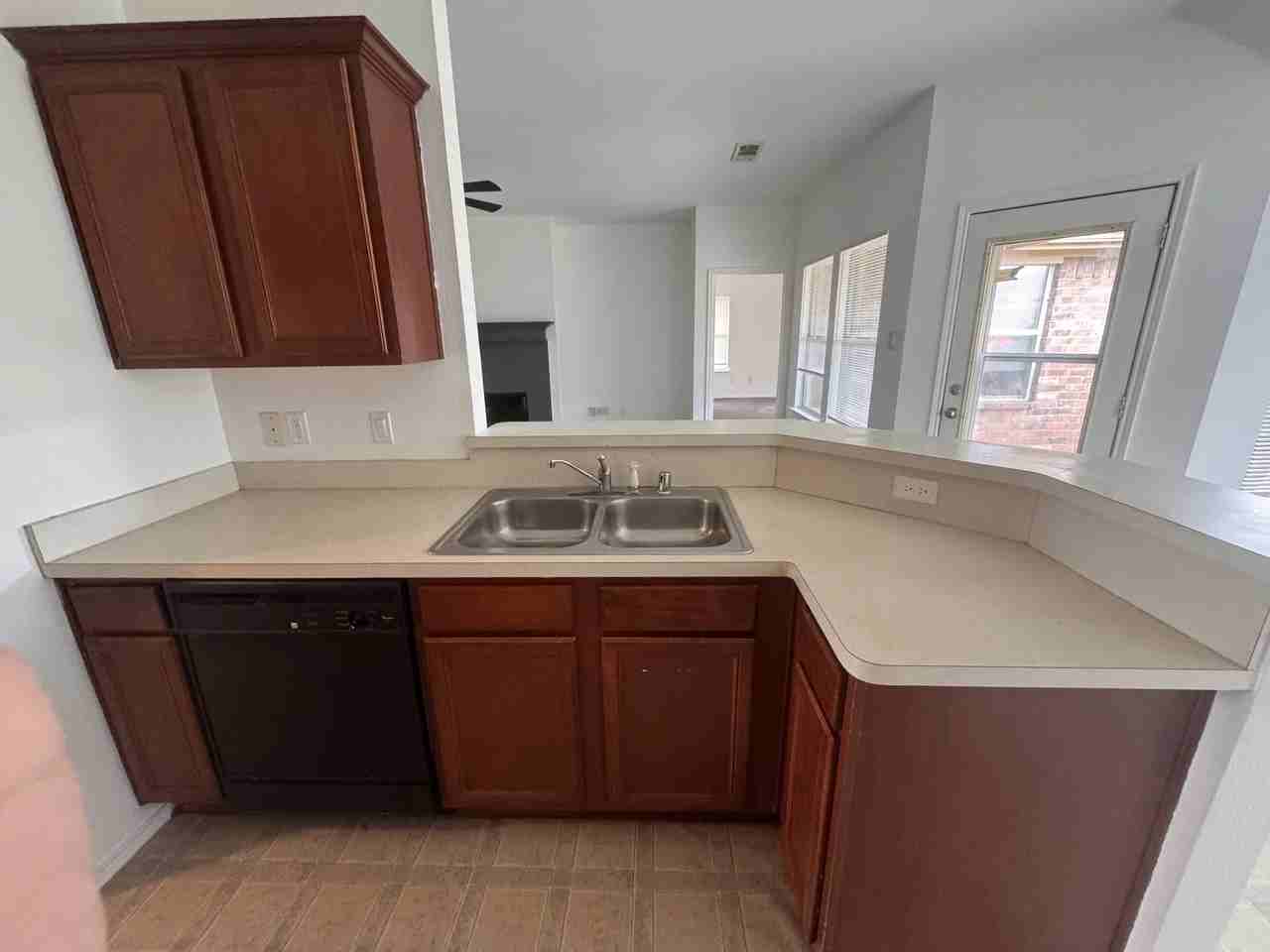 10917 Spring Grove Dr - Photo 7 of 15