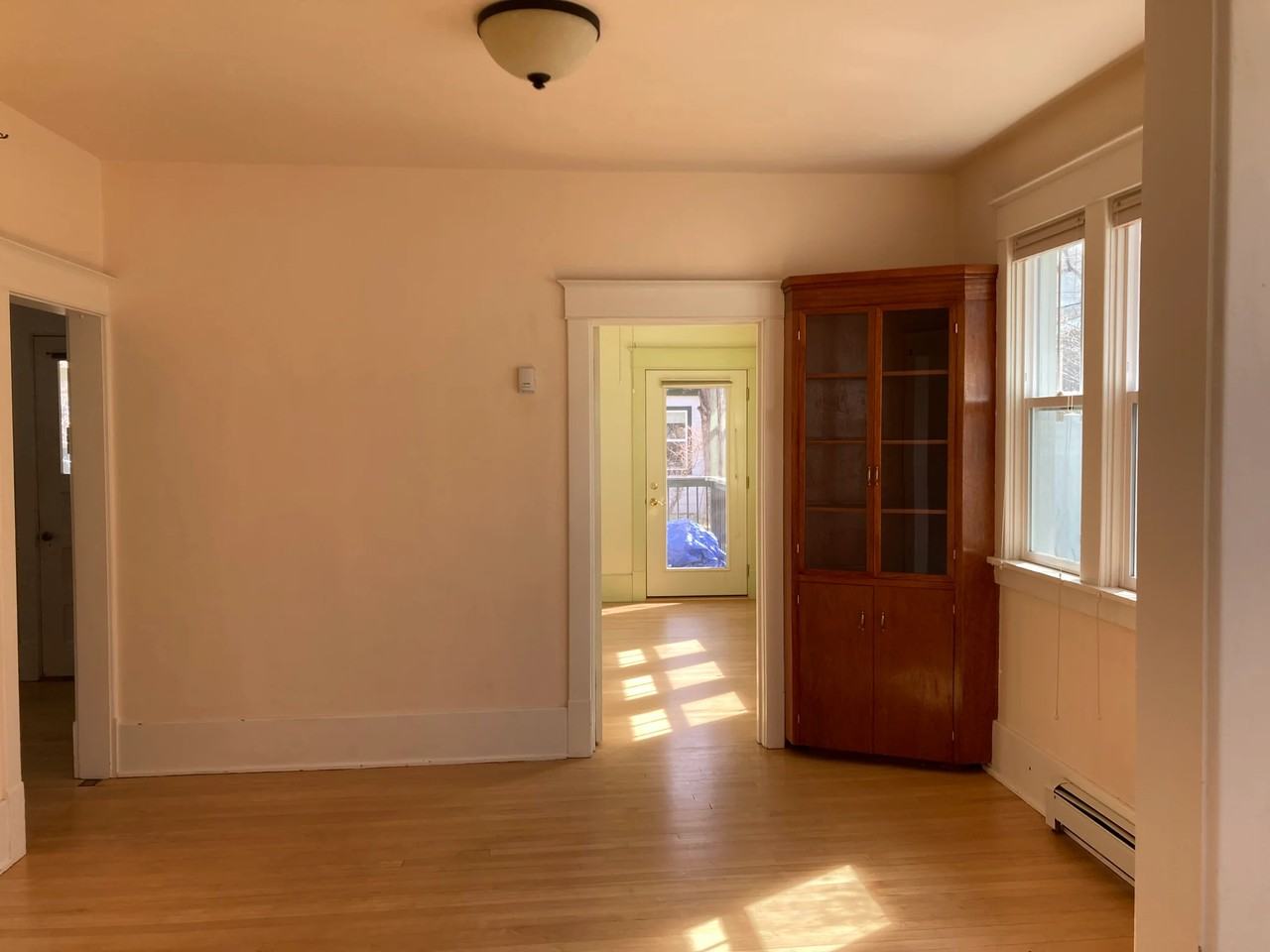 1009 N Warren St - Photo 3 of 8