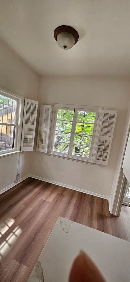 1143 Cardiff Ave - Photo 7 of 20