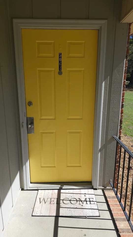 5064 Sizemore Cir #C - Photo 3 of 36