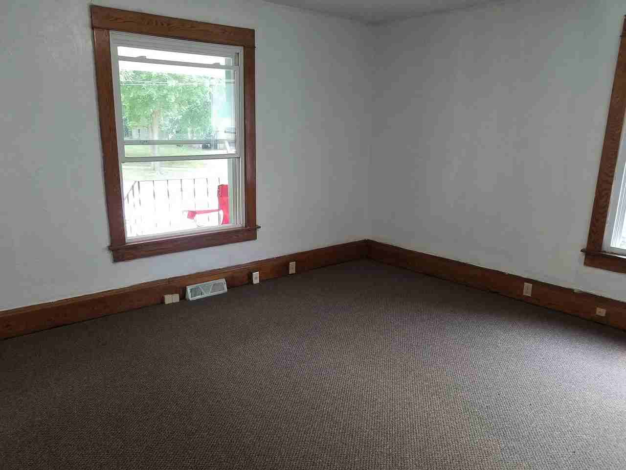 347 E Crain Ave - Photo 5 of 12