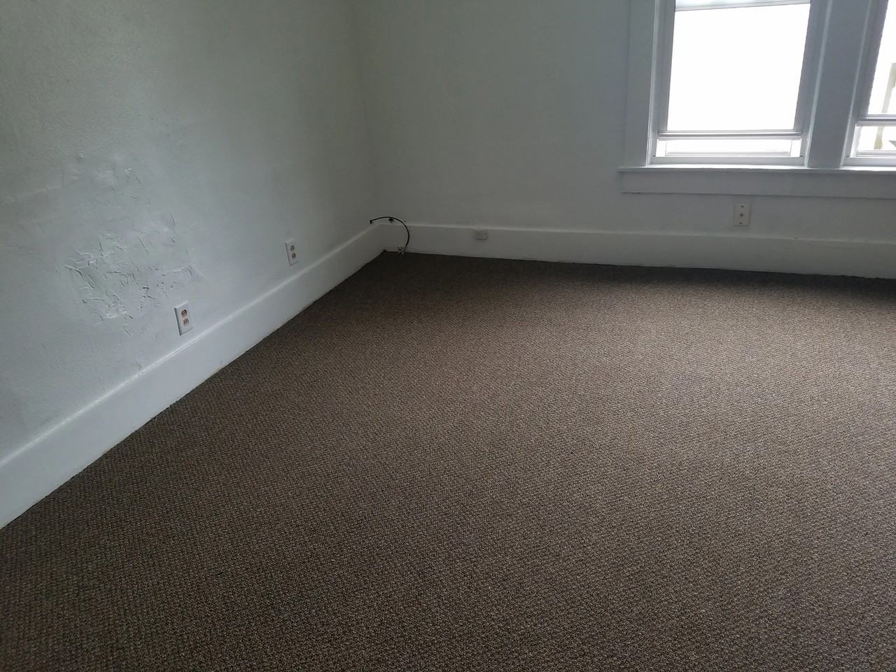 347 E Crain Ave - Photo 6 of 12