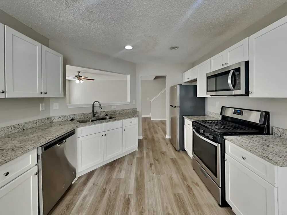 3503 Devon Chase Rd - Photo 4 of 10