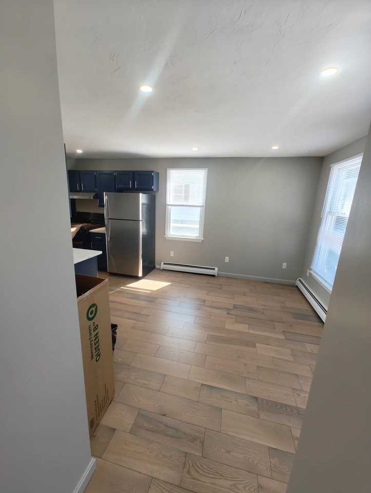 137 Marshall Rd - Photo 6 of 17