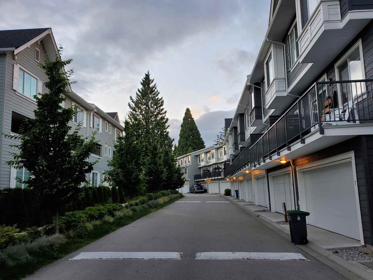 16337 15 Avenue #4 - Photo 3 of 31