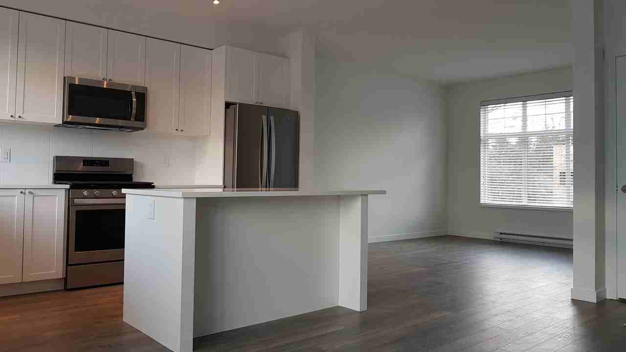 16337 15 Avenue #4 - Photo 7 of 31