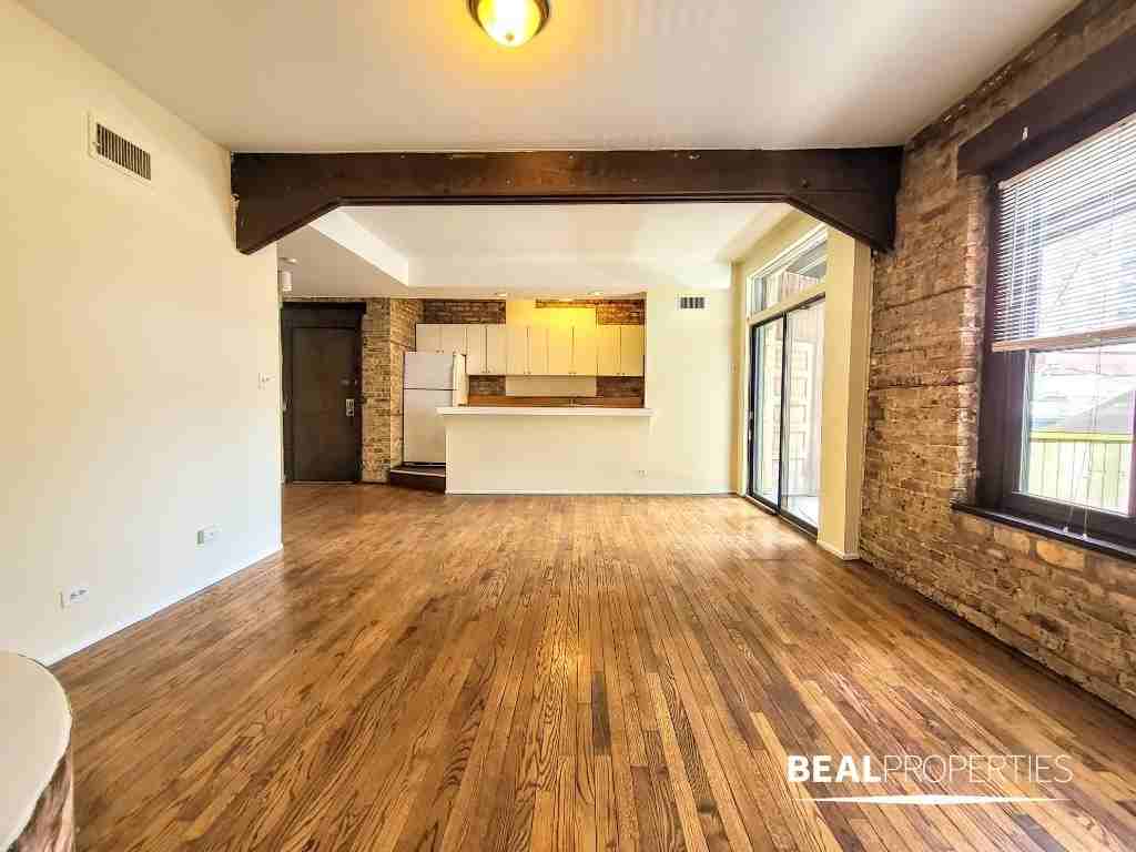 2906 N Broadway St - Photo 4 of 13