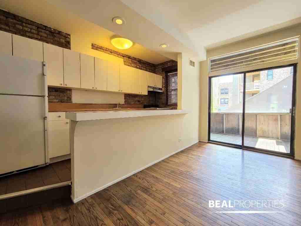 2906 N Broadway St - Photo 5 of 13