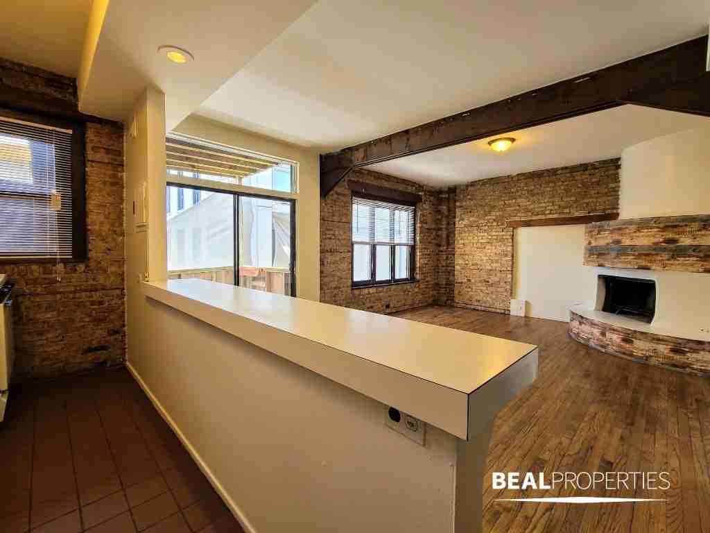 2906 N Broadway St - Photo 6 of 13