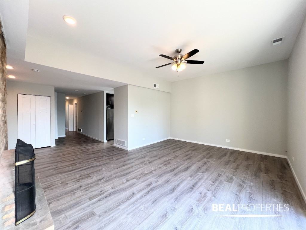 2906 N Broadway St - Photo 3 of 14