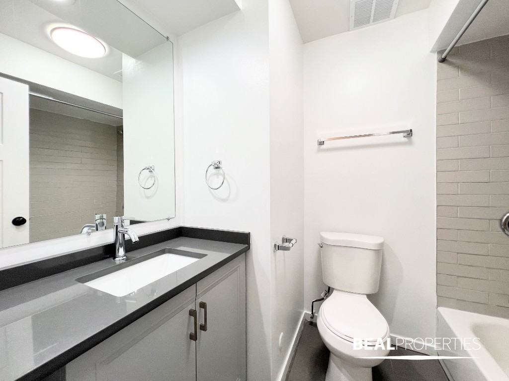 2906 N Broadway St - Photo 6 of 14