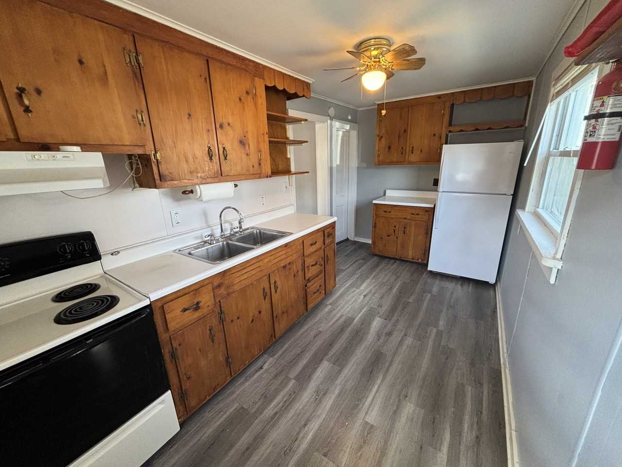 220 N Penn St #1 - Photo 3 of 16