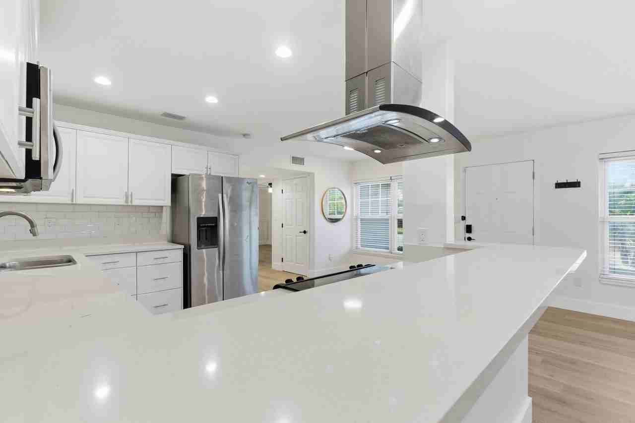 327 Sunny Ln #NA - Photo 6 of 30