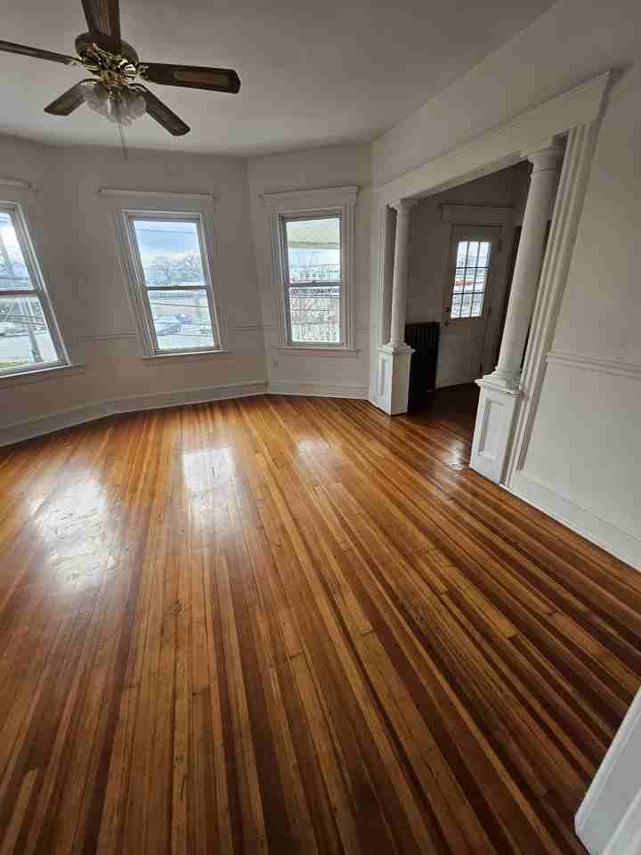 55 Lakeview Ave #2ndFL - Photo 3 of 6