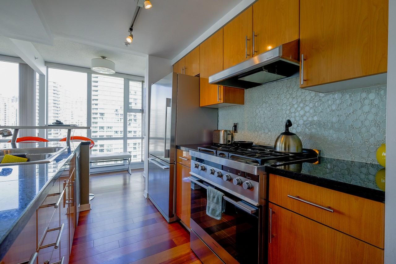 1077 Marinaside Crescent - Photo 2 of 18