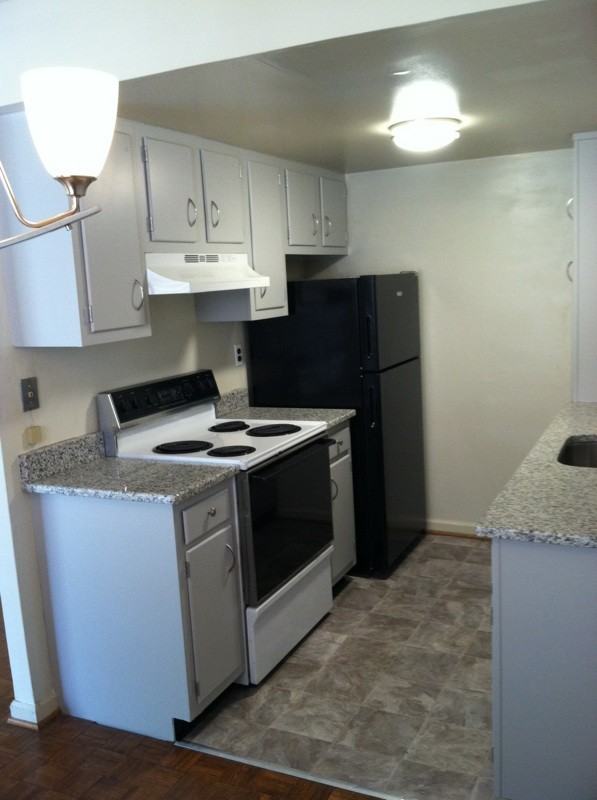 108 Windermere Ave - Photo 2 of 7