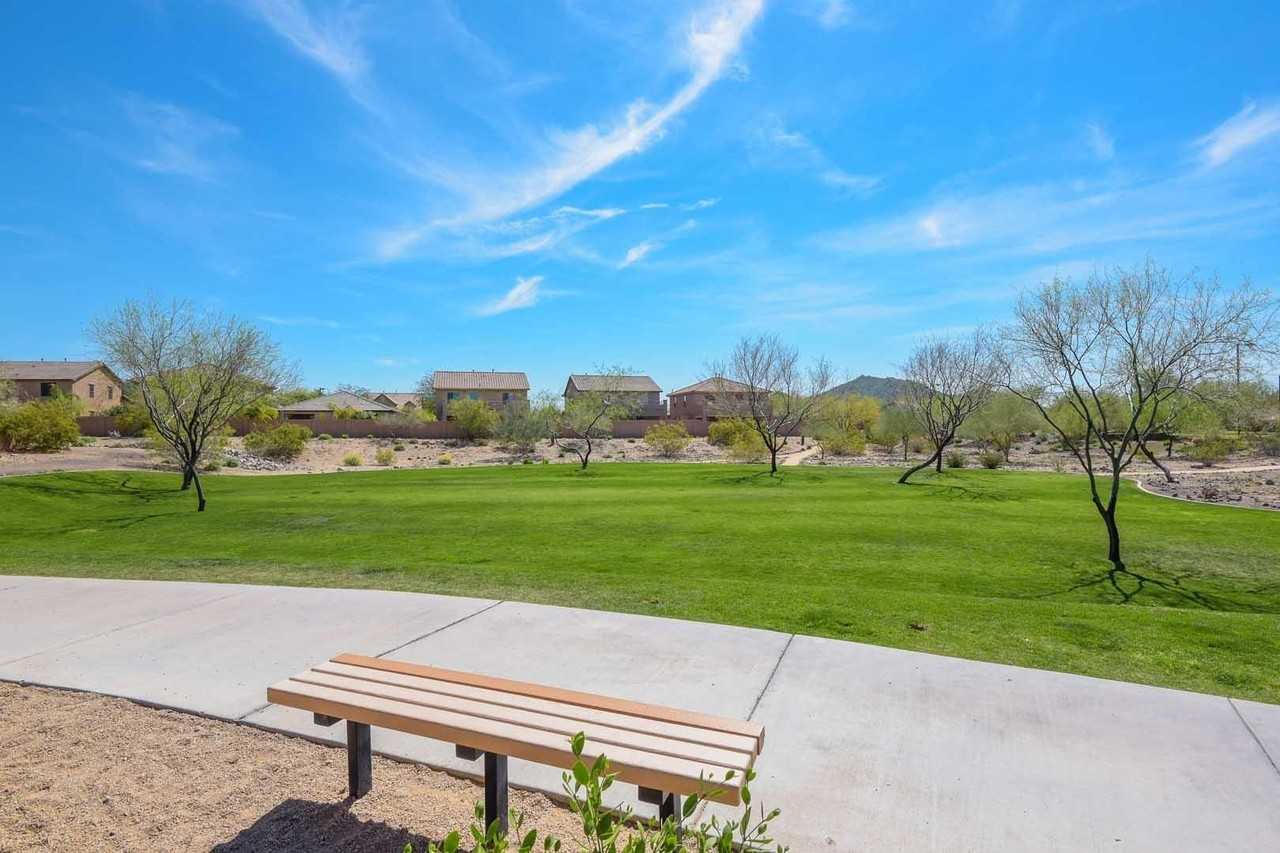 7054 W Eagle Ridge Ln - Photo 3 of 46