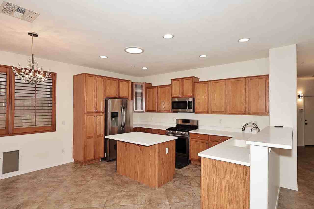 7054 W Eagle Ridge Ln - Photo 5 of 46