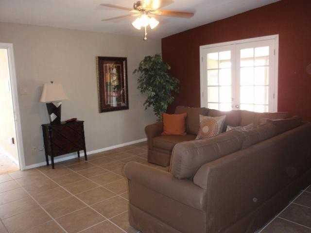 420 E Garfield St - Photo 2 of 7