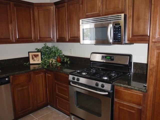 420 E Garfield St - Photo 3 of 7