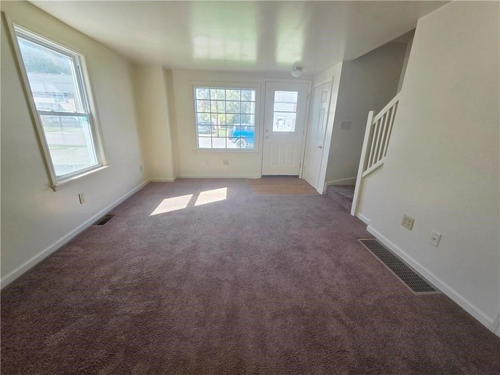 235B Allen St - Photo 6 of 29