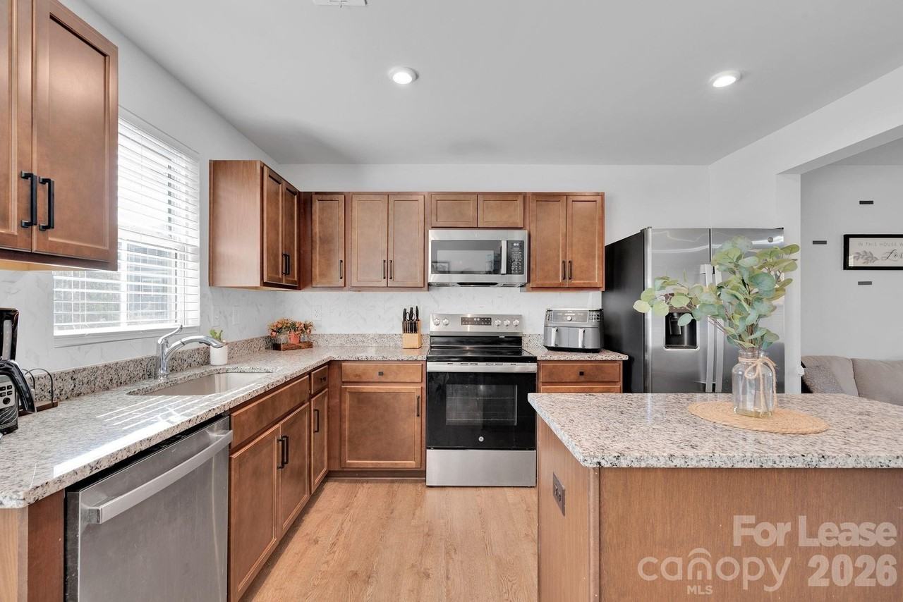 4008 Haldane St - Photo 2 of 10